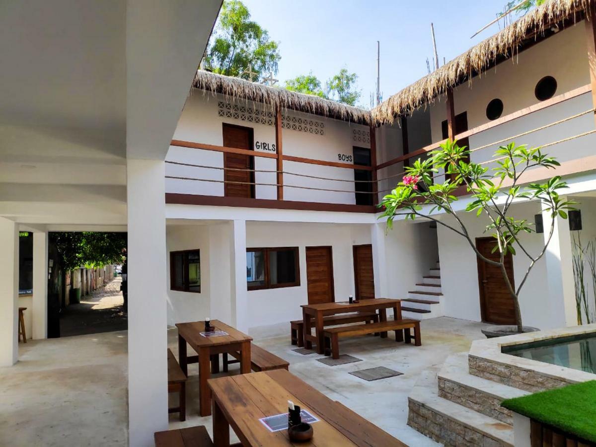 Gili Pirates Dive & Bnb Gili Trawangan Zewnętrze zdjęcie